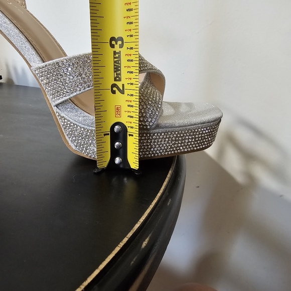 Delicacy Bonus-22 Rhinestone Heels Silver Size 8.5 Strappy - Picture 7 of 8